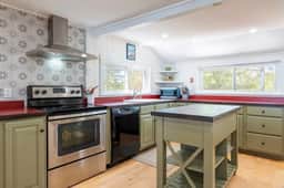 Sandy Point Cottage - Oceanfront!