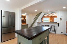 Sandy Point Cottage - Oceanfront!