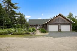 Moon River Retreat - Riverfront!