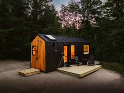 Vesta Nook 1 · Vesta Nook! With Shower, Queen Bed & pullout sofa