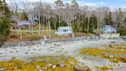 Tide's Edge Cottage · Tide's Edge-New Oceanfront!