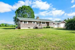 Wild Blueberry Patch Home - NEW! Home in Blue Hill - Image 2