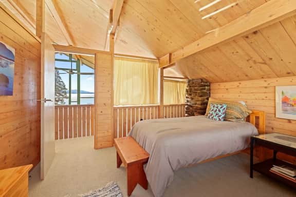Starr House · Oak Point Bluff! Oceanfront!