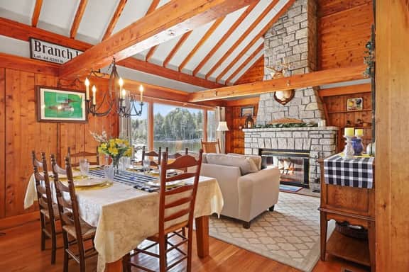 Lakeside Lodge · Lakeside Lodge!