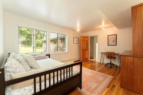 Tide's Rest · Tide's Rest-Oceanfront sleeps 6!