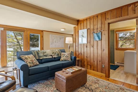 Berry Cove Cottage · Berry Cove Cottage-Oceanfront!