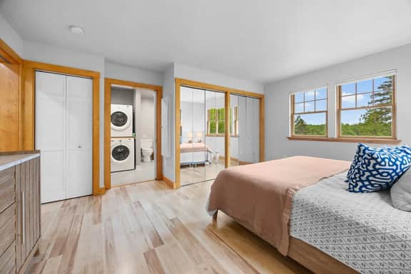 Moon River Retreat - Riverfront!