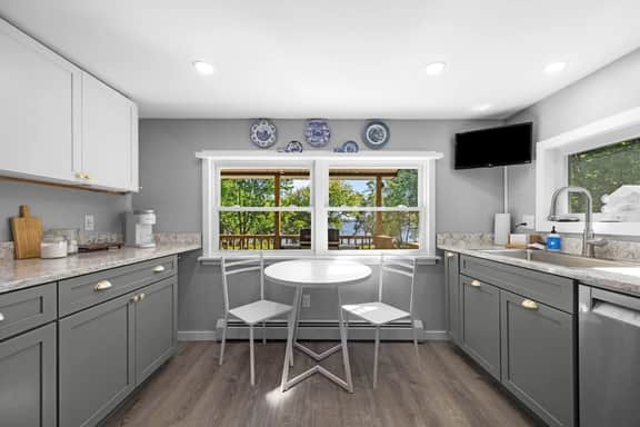 Golden Hour Retreat · Sunset Views & Soaks - Golden Hour Retreat
