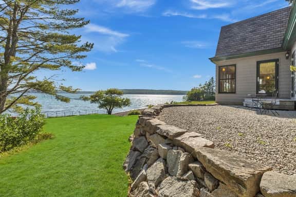 Fox Beach House · Fox Beach House! Oceanfront home, sleeps 10!