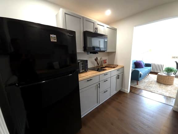 Juniper Flat - NEW! Downtown Ellsworth - Image 3