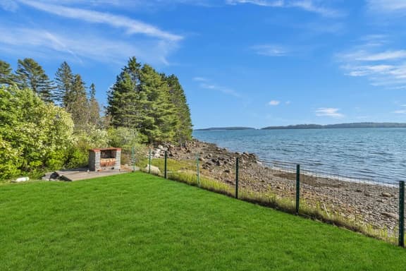 Fox Beach House · Fox Beach House! Oceanfront home, sleeps 10!