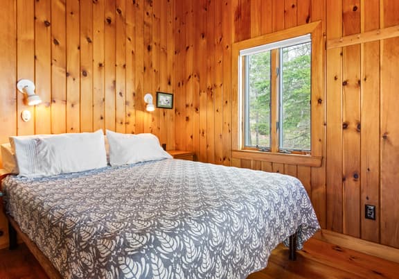 Tide's Edge Cottage · Tide's Edge-New Oceanfront!