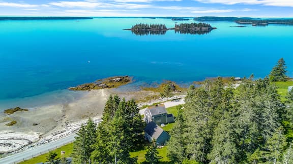 Island View Cottage - NEW! Waterfront Home in LDI